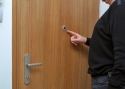 ADLO - Sicherheitstür ADUO, Positionierung - Höhe des Türspions nach Anforderungen des Kunden